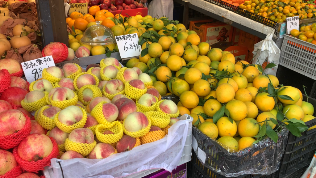Mandarins and grapes bought at a Chinese wet market for our grocery challenge